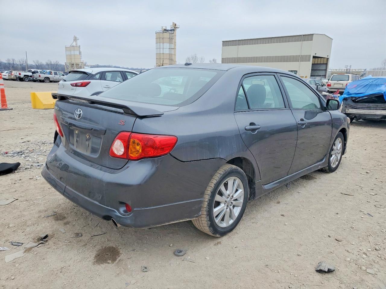 2010 TOYOTA COROLLA photo 5