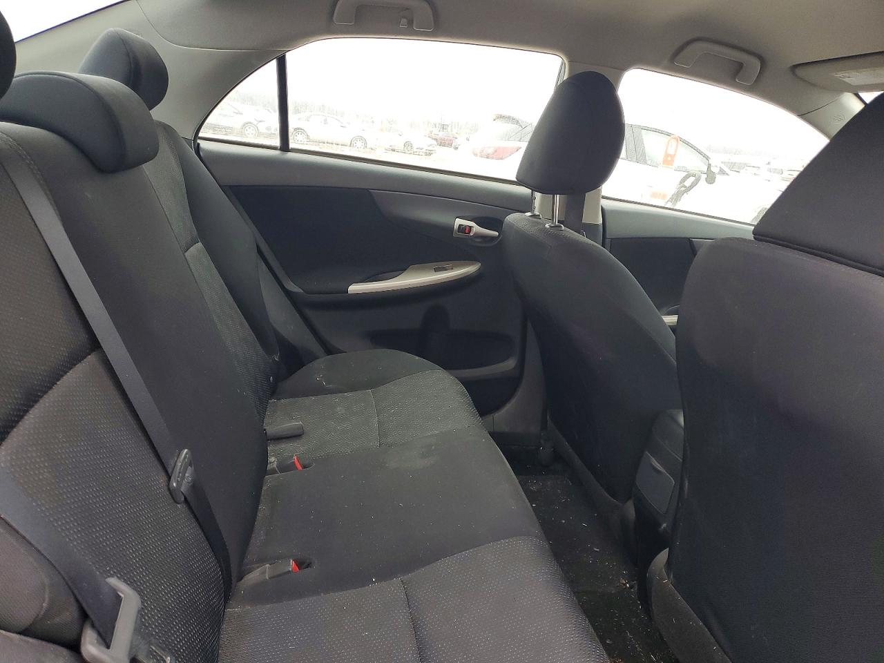 2010 TOYOTA COROLLA photo 19