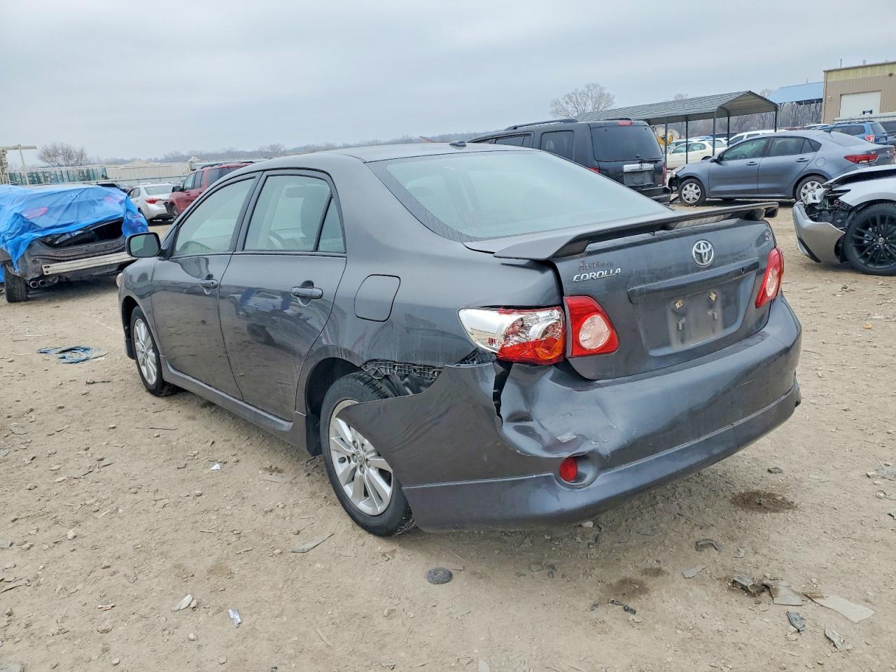 2010 TOYOTA COROLLA photo 3