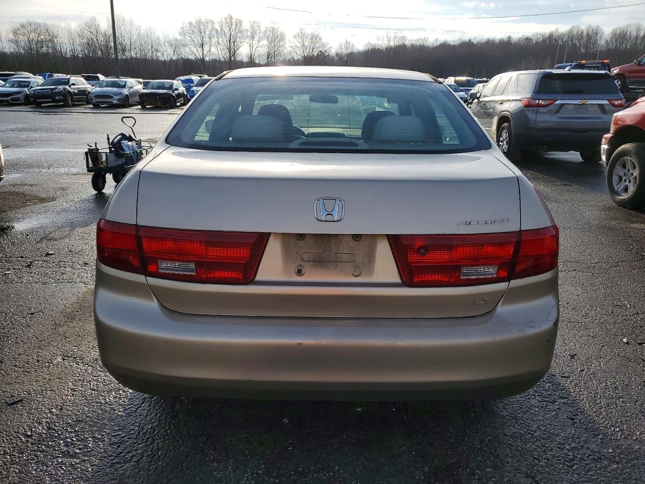 2005 HONDA ACCORD photo 11
