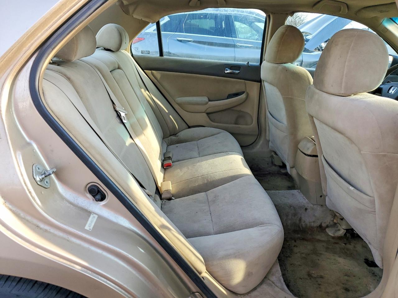 2005 HONDA ACCORD photo 19
