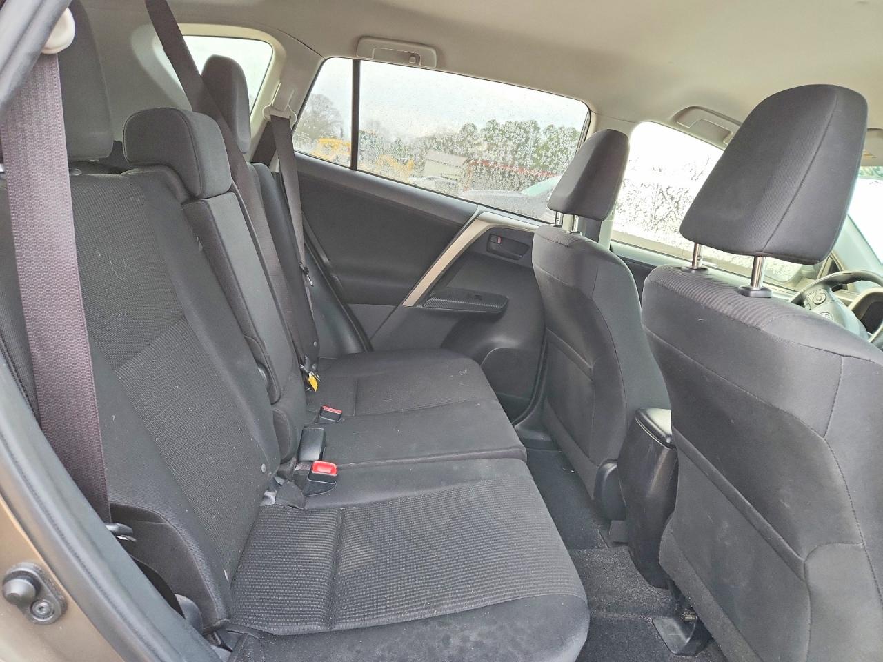 2015 TOYOTA RAV4 LE photo 11