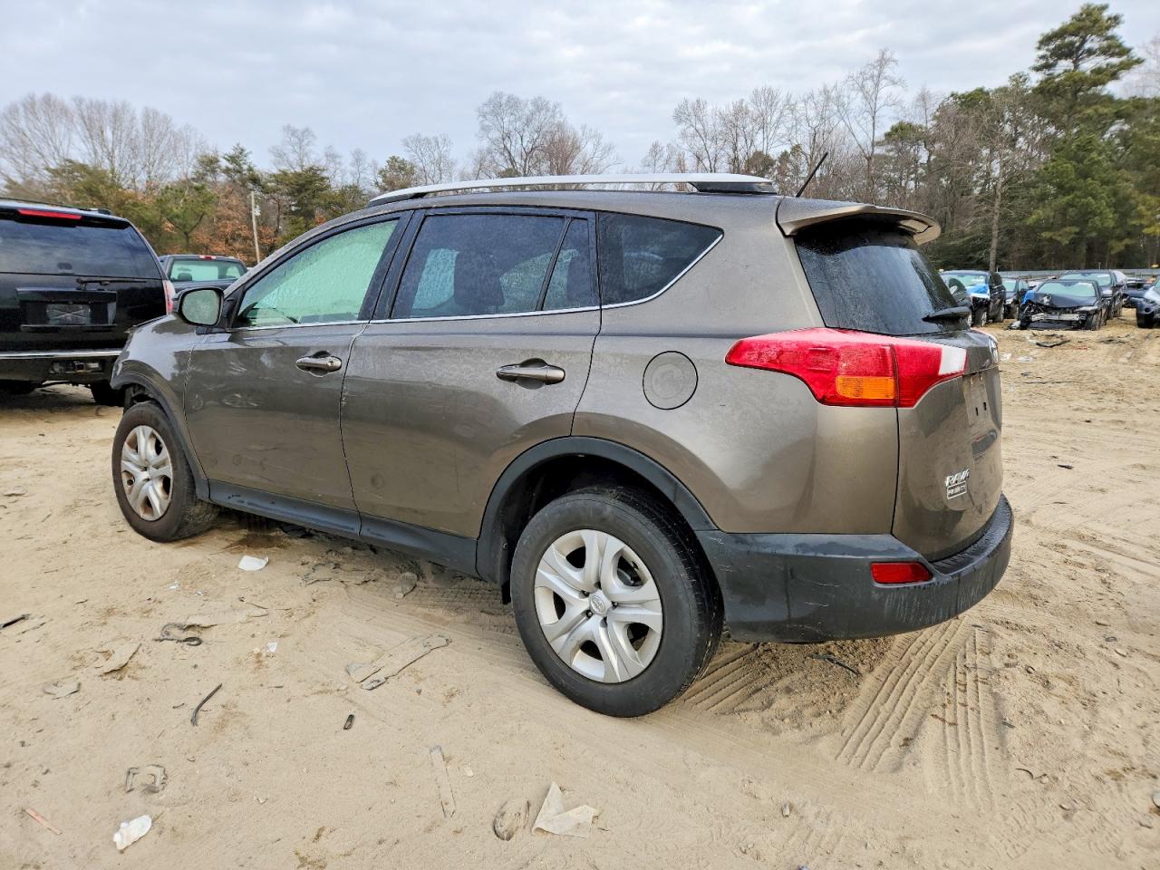 2015 TOYOTA RAV4 LE photo 2