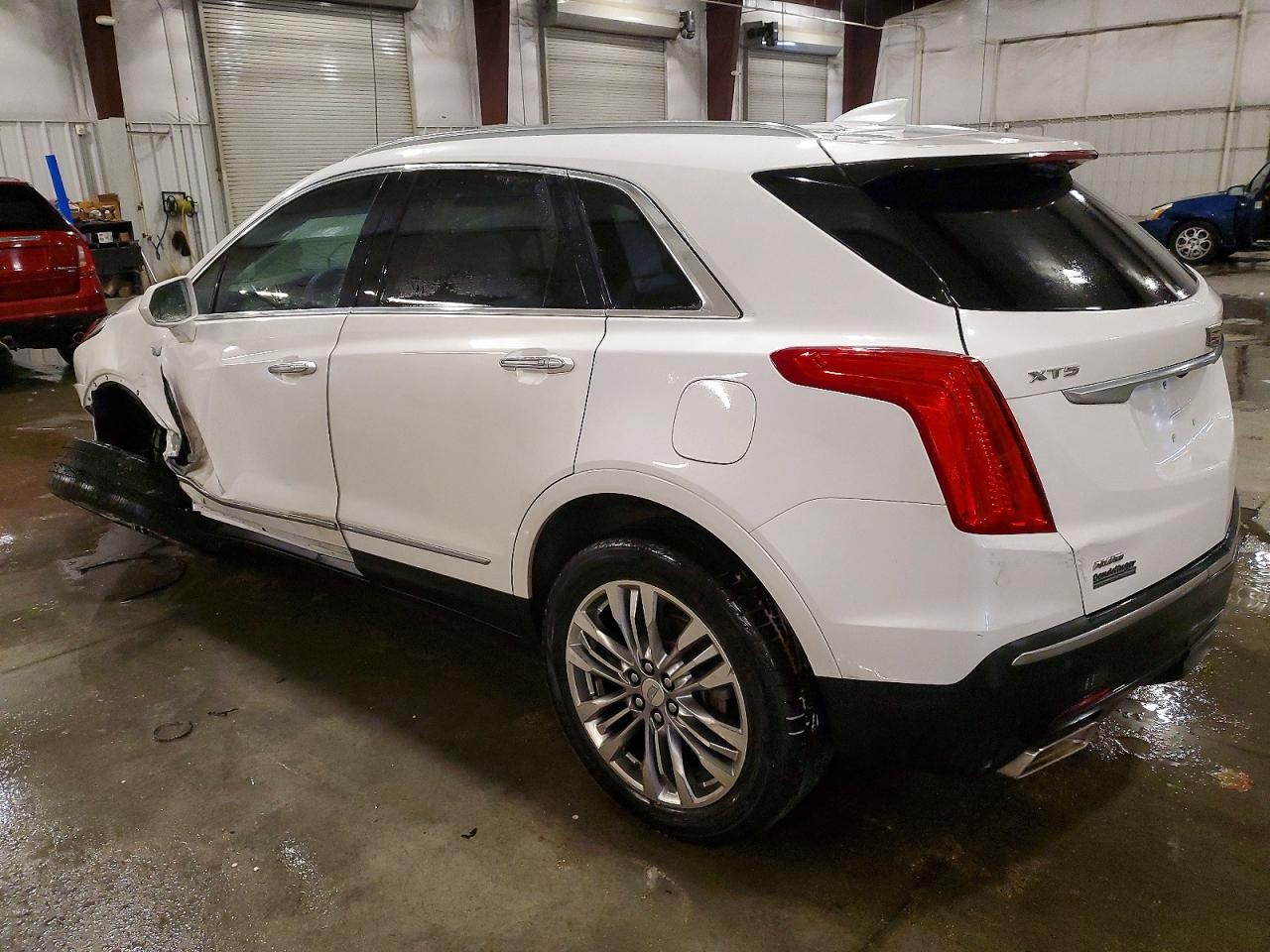 2017 CADILLAC XT5 PREMIUM LUXURY photo 2