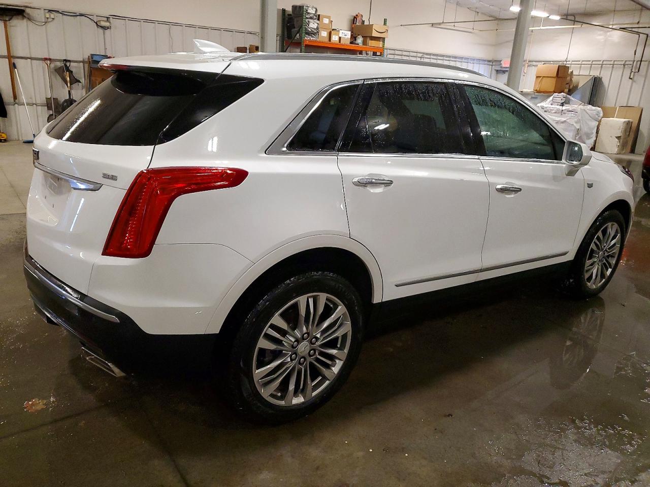 2017 CADILLAC XT5 PREMIUM LUXURY photo 3