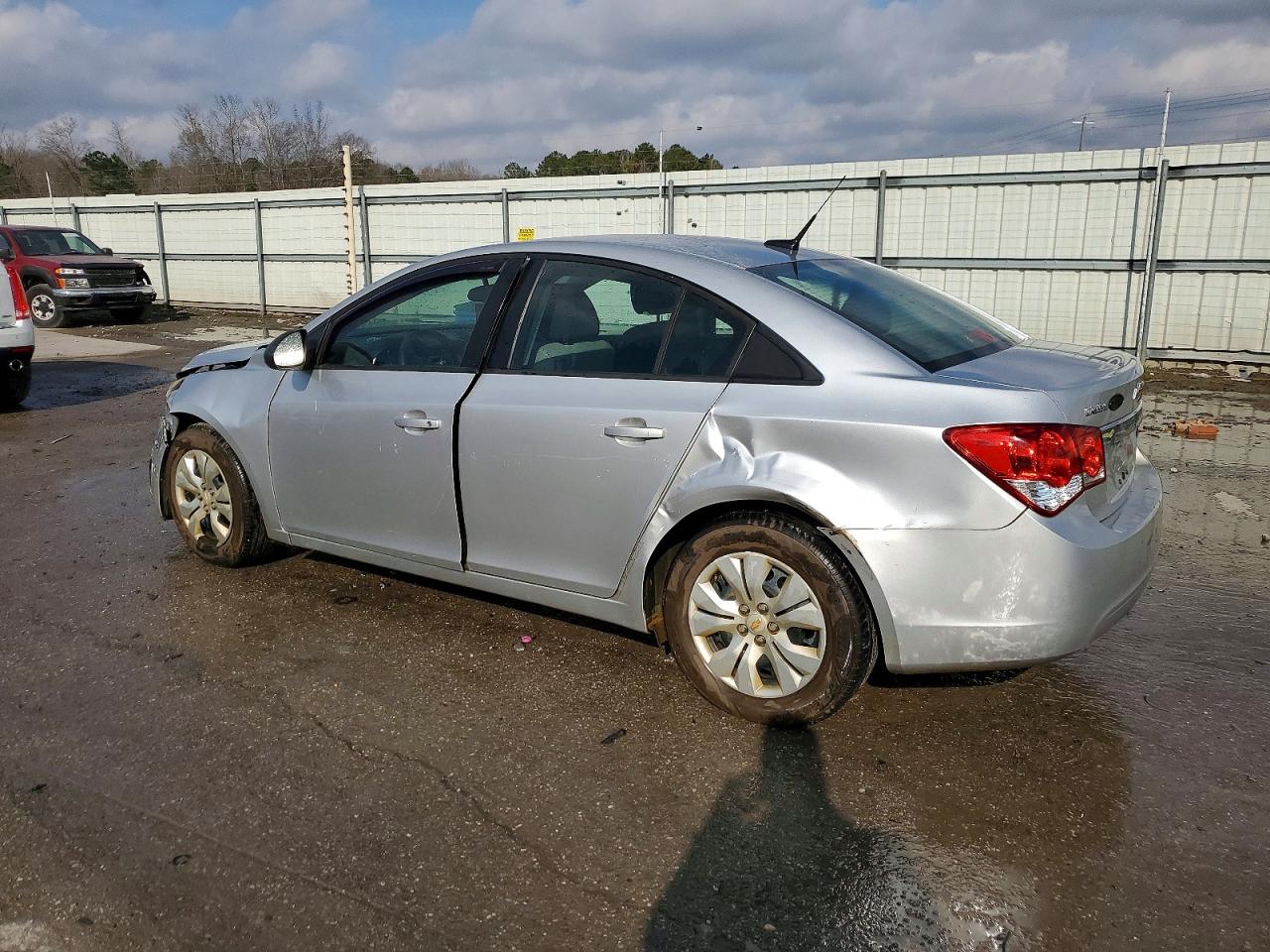 2014 CHEVROLET CRUZE LS photo 2