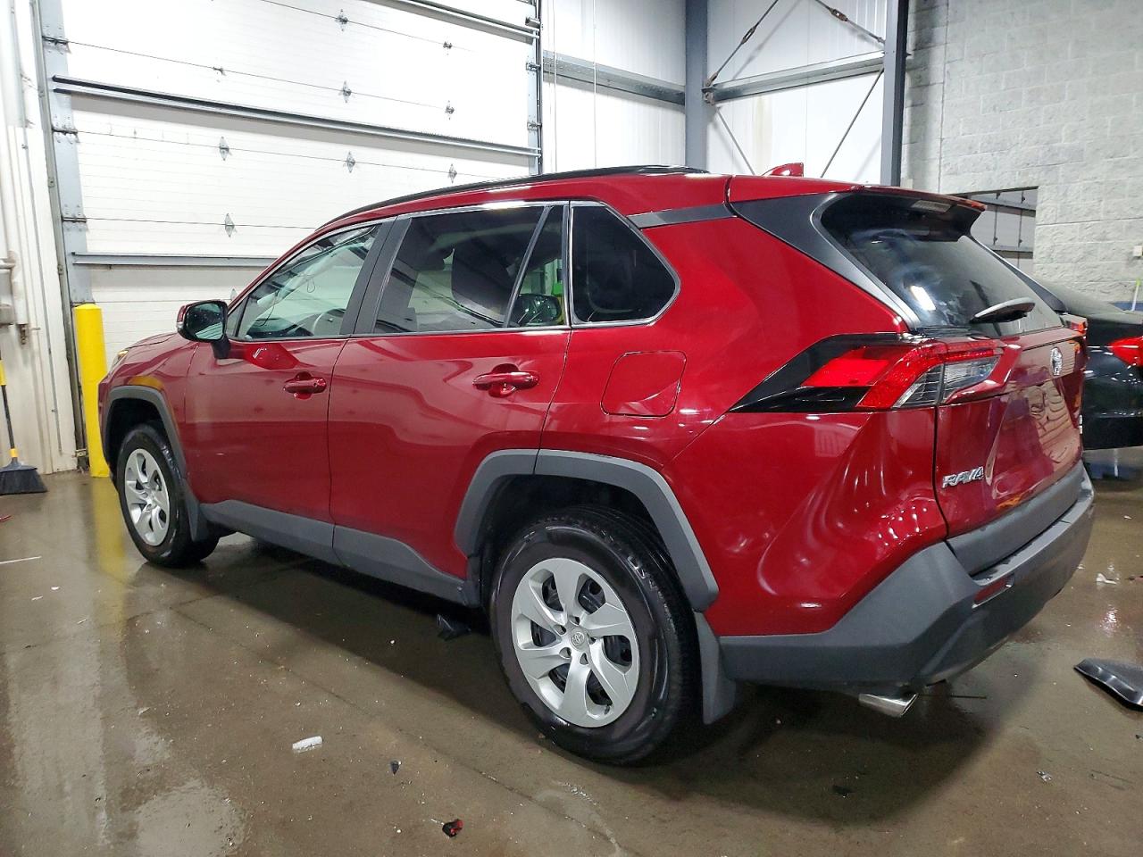 2021 TOYOTA RAV4 LE photo 2
