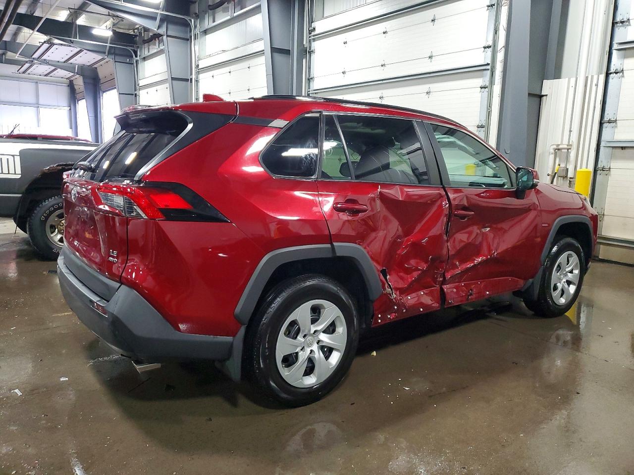 2021 TOYOTA RAV4 LE photo 3