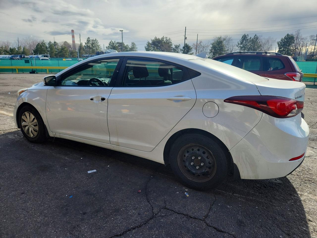 2016 HYUNDAI ELANTRA SE photo 2