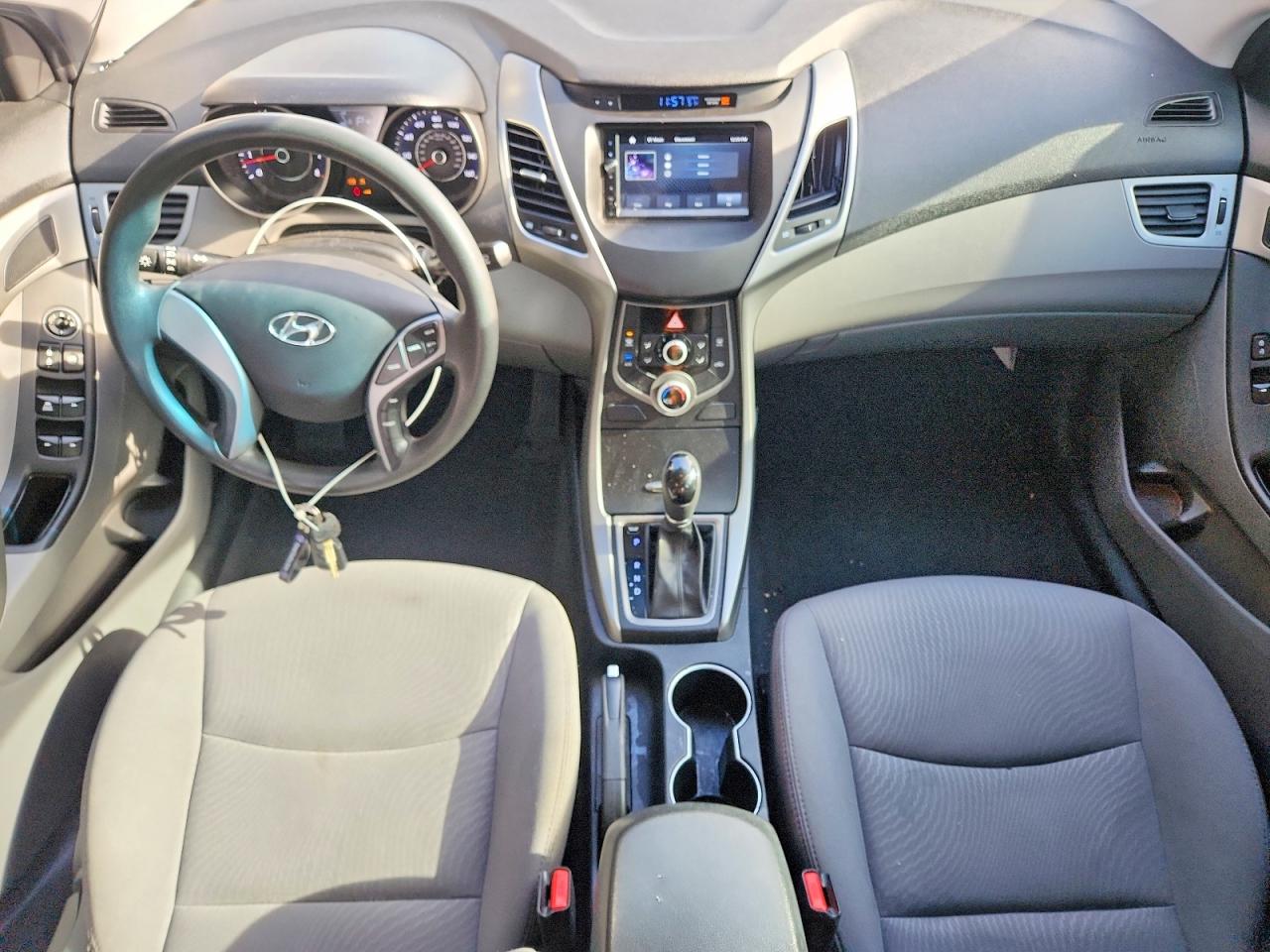 2016 HYUNDAI ELANTRA SE photo 8