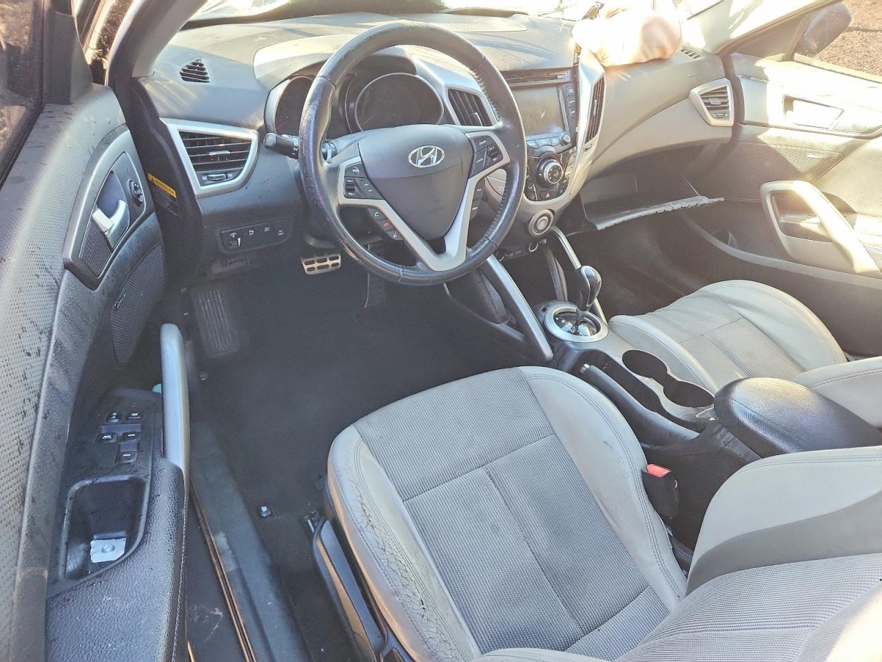 2013 HYUNDAI VELOSTER BASE photo 8