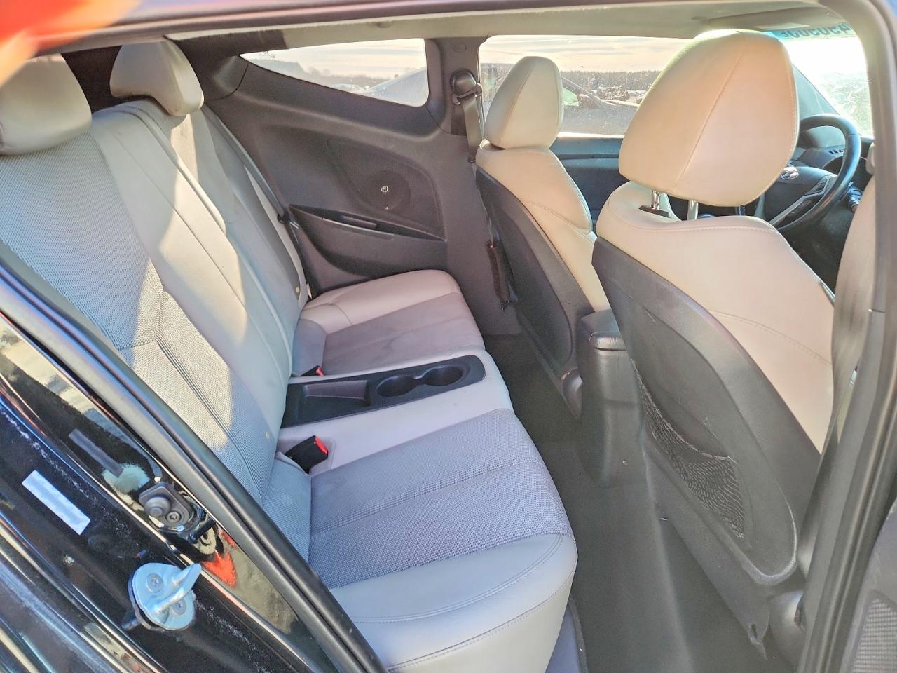 2013 HYUNDAI VELOSTER BASE photo 10