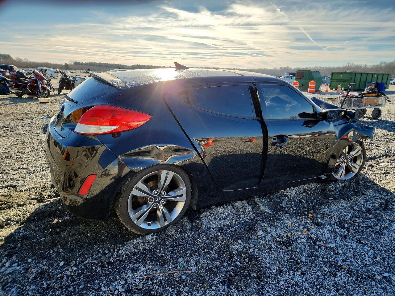 2013 HYUNDAI VELOSTER BASE photo 3