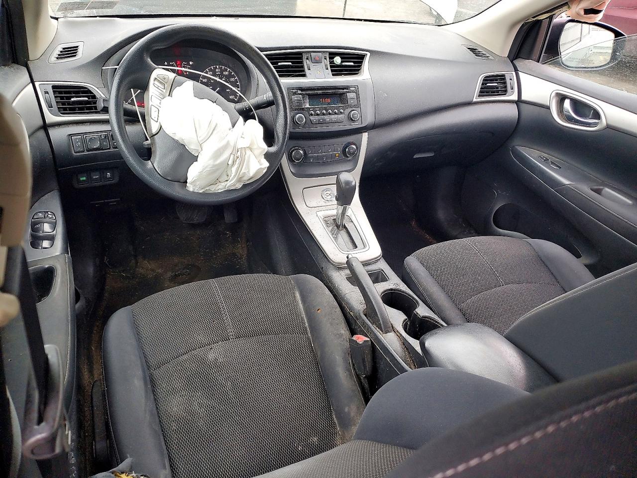 2015 NISSAN SENTRA S photo 8