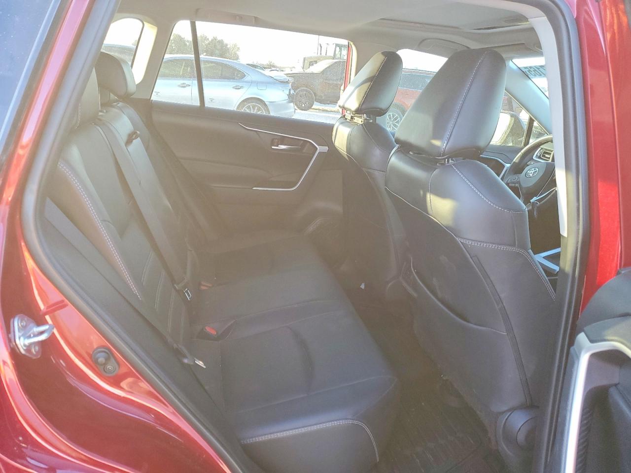 2022 TOYOTA RAV4 XLE PREMIUM photo 11