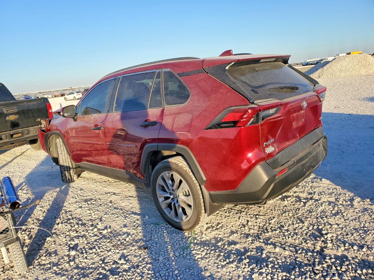 2022 TOYOTA RAV4 XLE PREMIUM photo 2