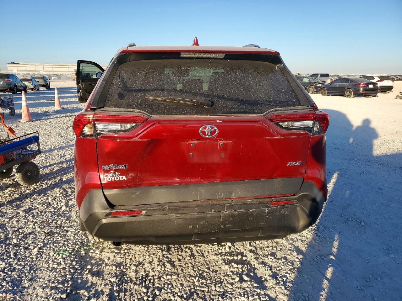 2022 TOYOTA RAV4 XLE PREMIUM photo 6