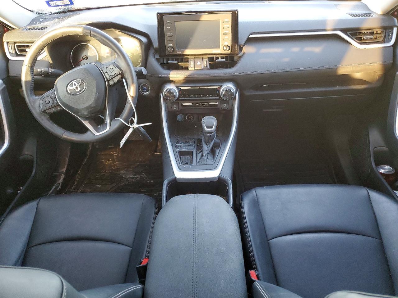 2022 TOYOTA RAV4 XLE PREMIUM photo 8