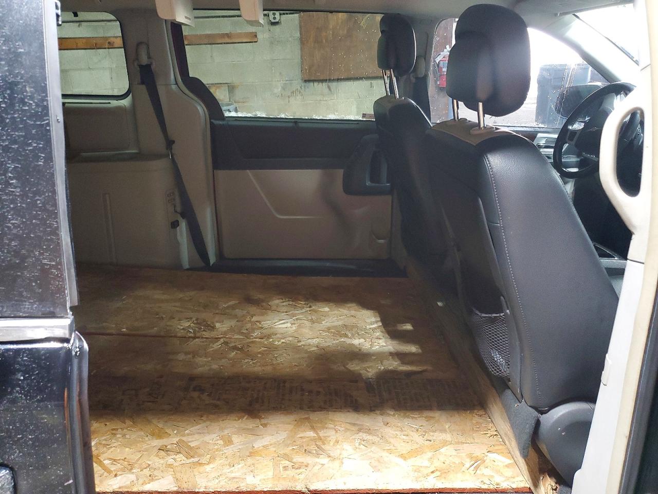 2010 CHRYSLER TOWN & COUNTRY TOURING PLUS photo 21