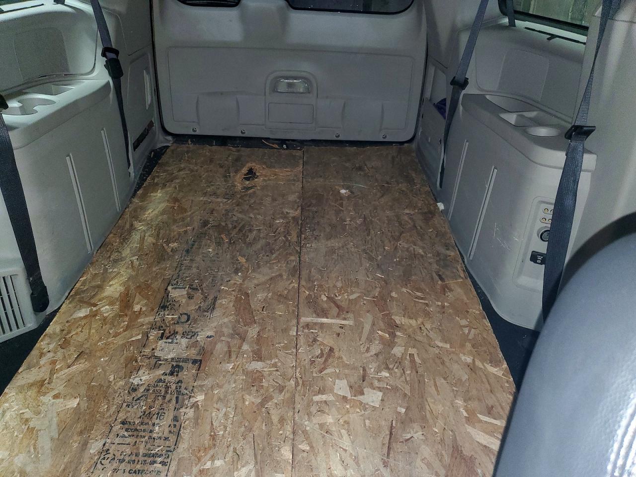 2010 CHRYSLER TOWN & COUNTRY TOURING PLUS photo 19