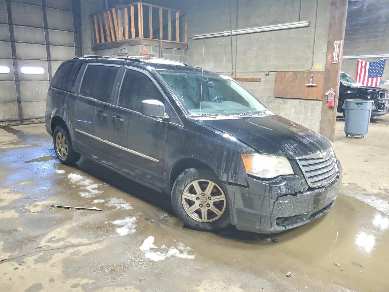 2010 CHRYSLER TOWN & COUNTRY TOURING PLUS photo 7
