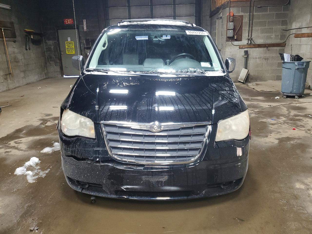 2010 CHRYSLER TOWN & COUNTRY TOURING PLUS photo 9