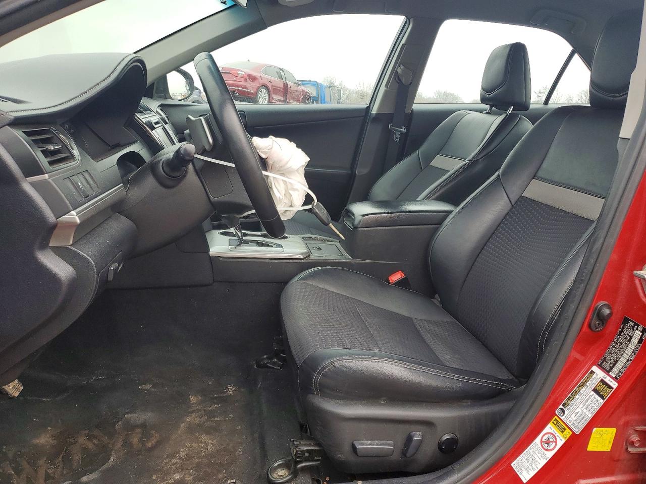 2014 TOYOTA CAMRY L photo 7