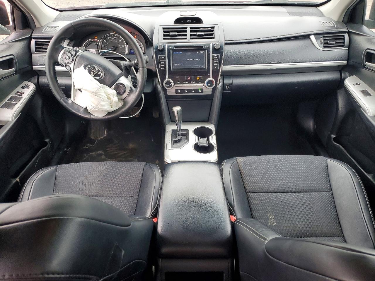 2014 TOYOTA CAMRY L photo 8
