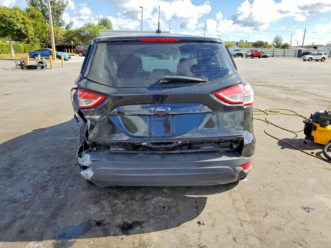 2015 FORD ESCAPE S photo 6