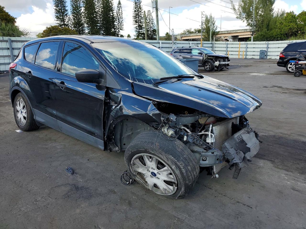 2015 FORD ESCAPE S photo 4