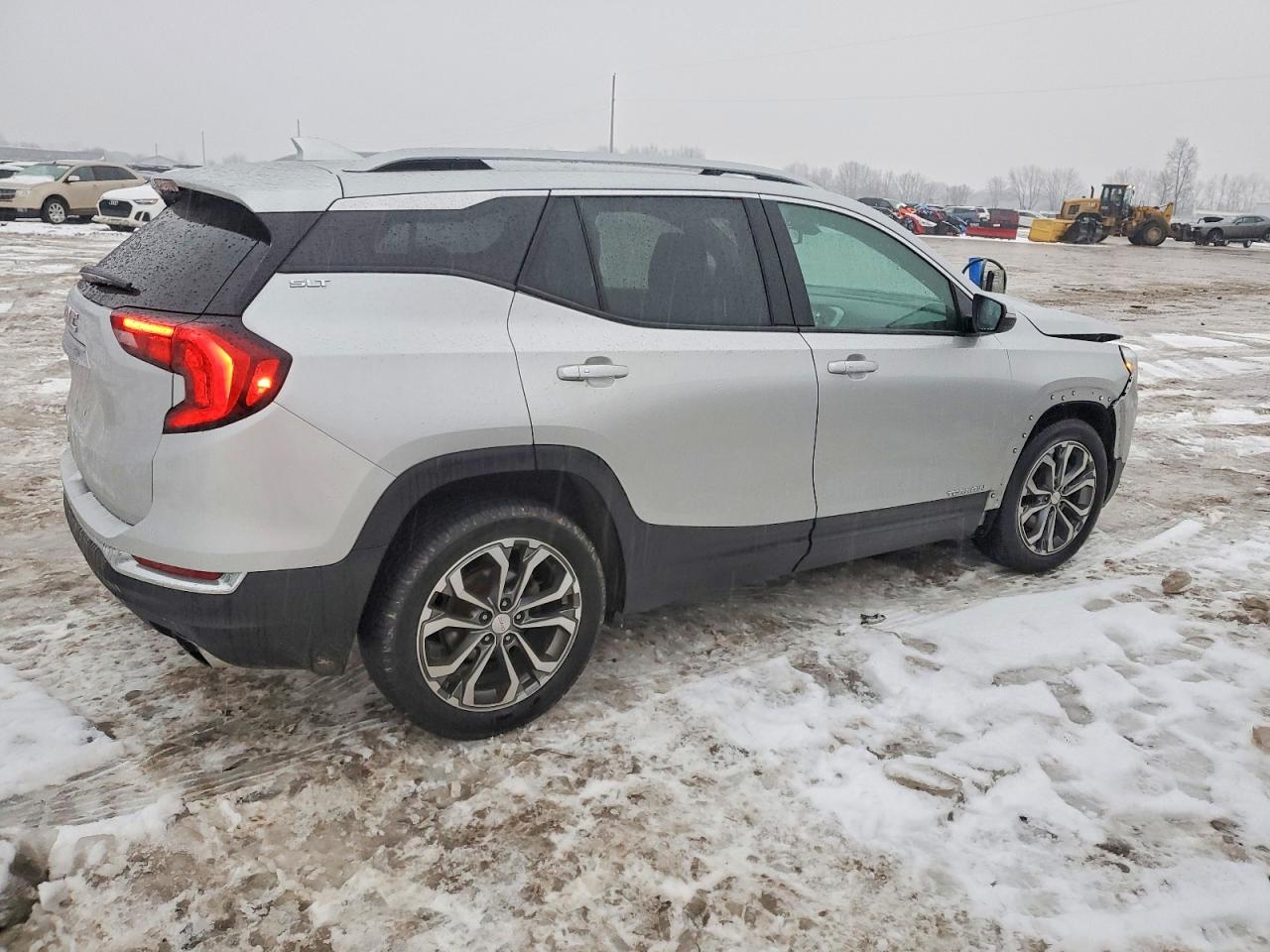 2018 GMC TERRAIN SLT photo 3