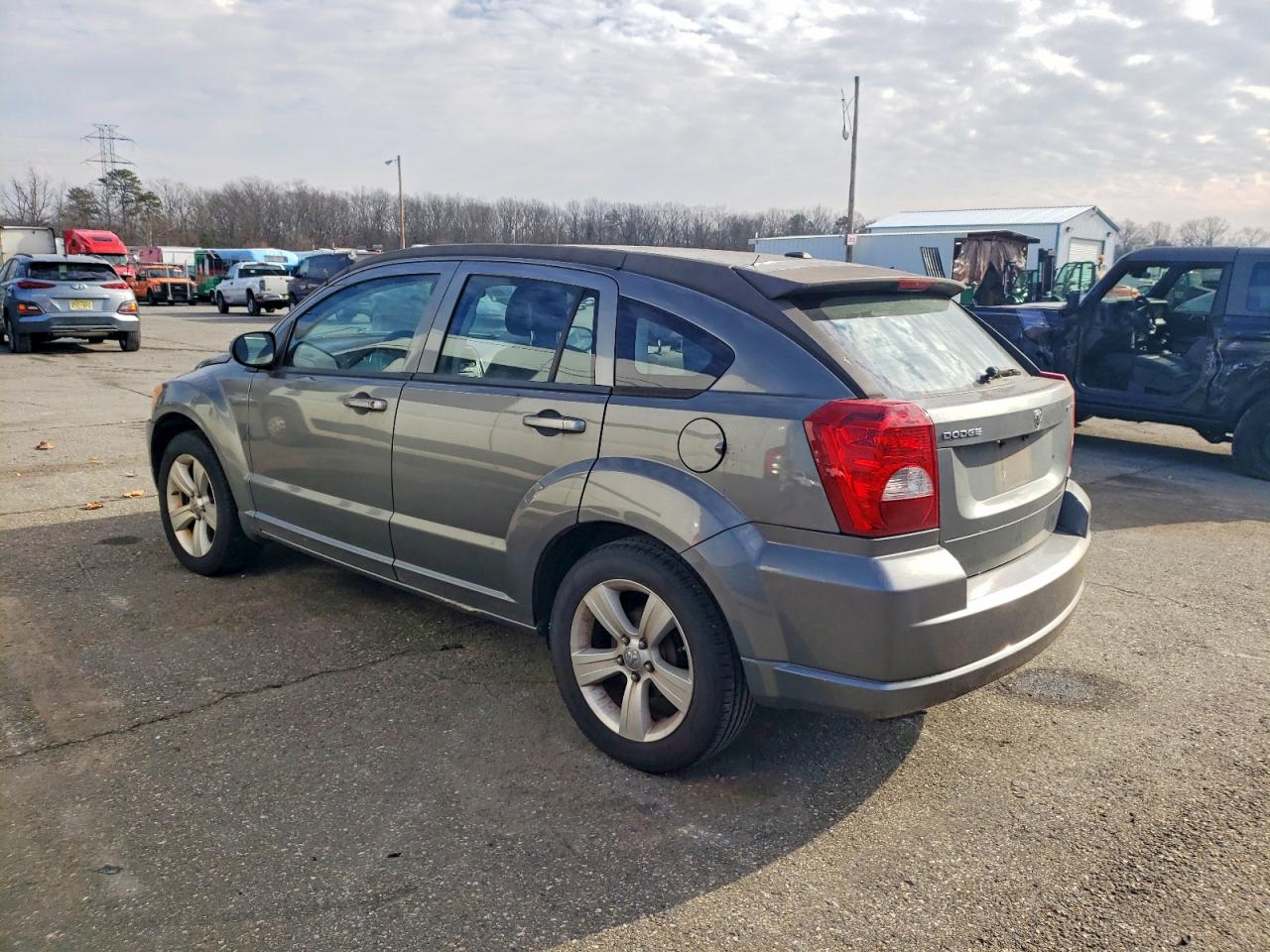 2011 DODGE CALIBER MAINSTREET photo 2