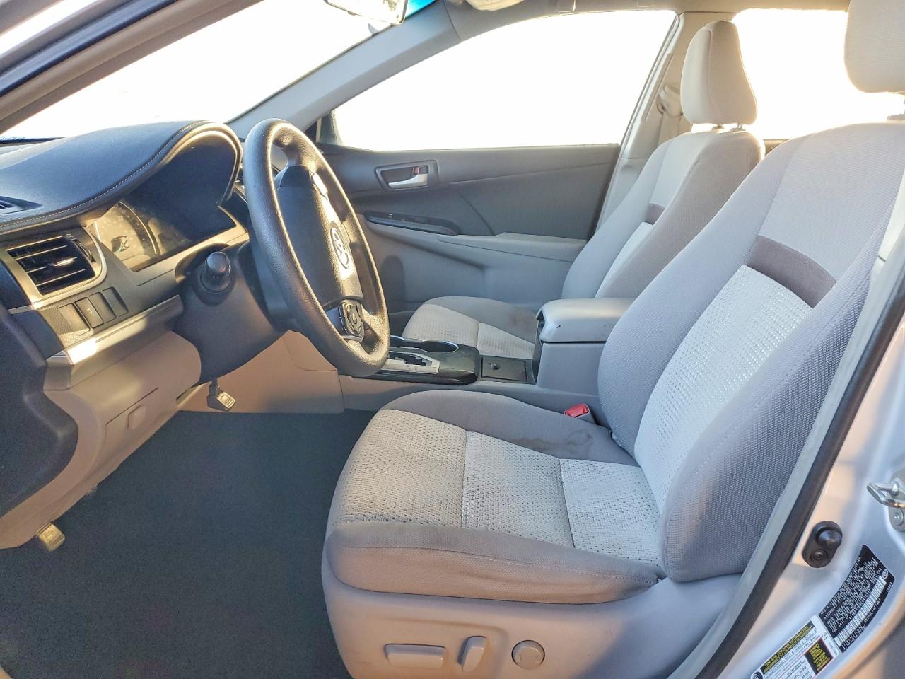 2014 TOYOTA CAMRY L photo 7