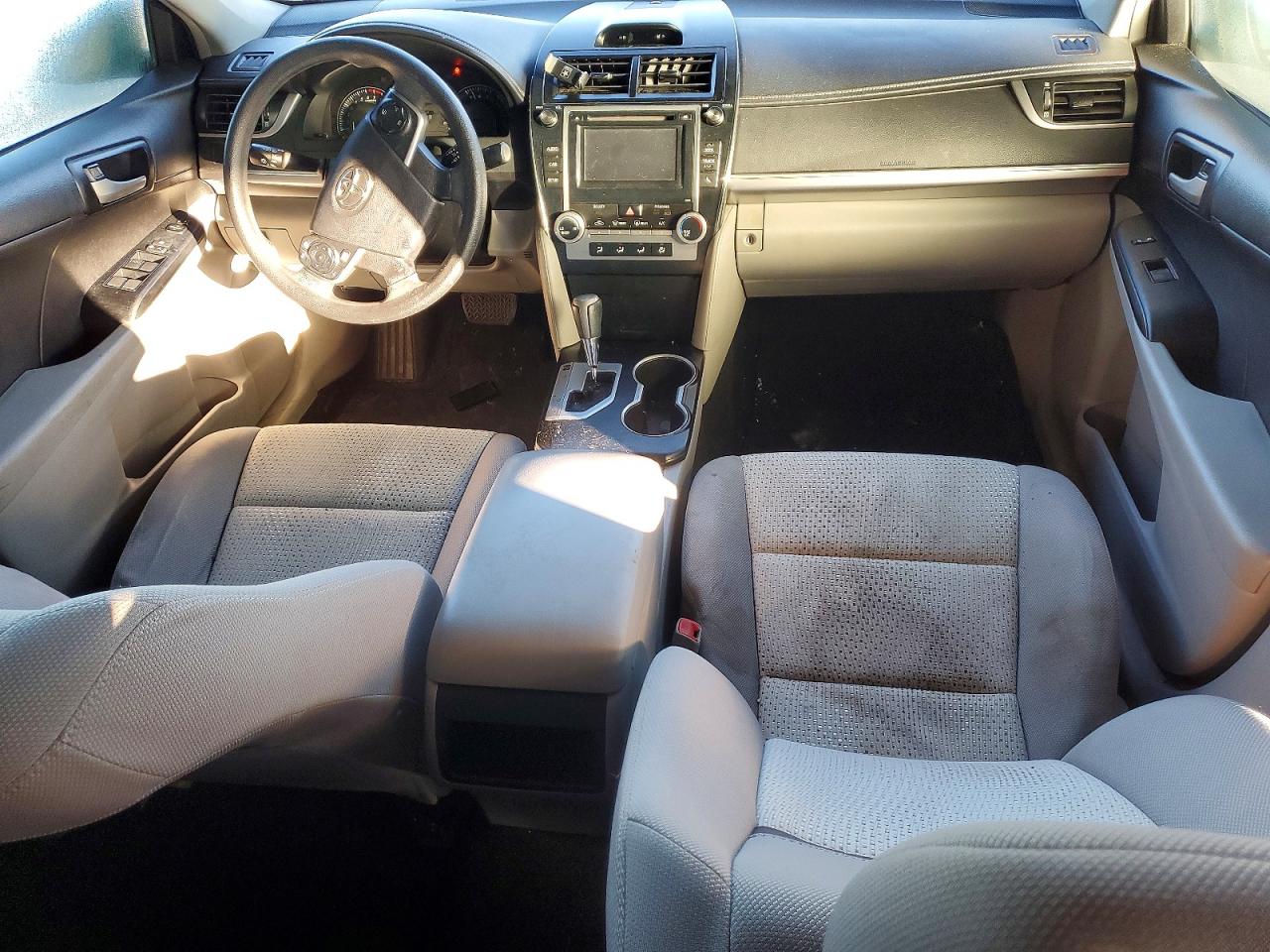 2014 TOYOTA CAMRY L photo 8