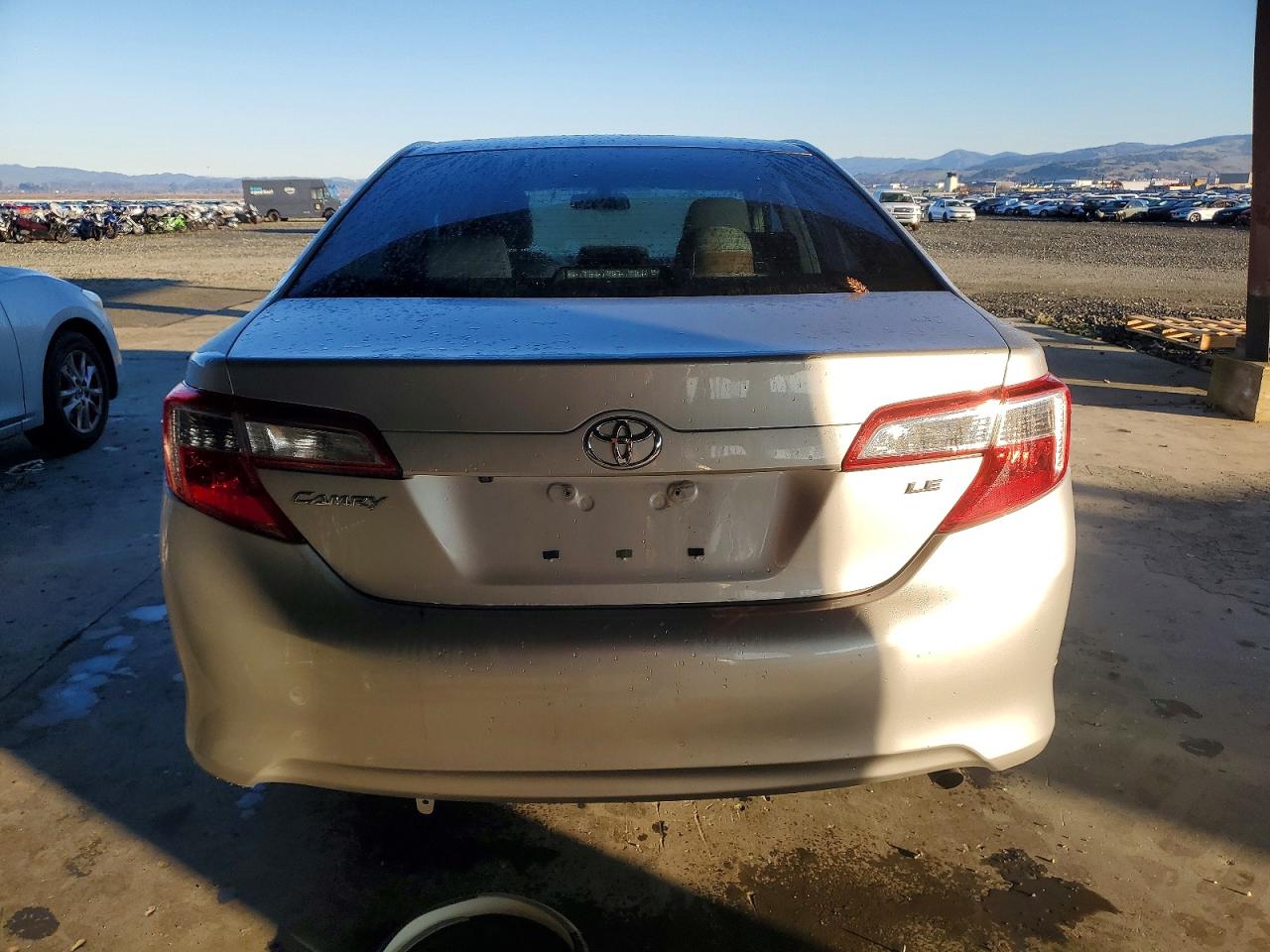 2014 TOYOTA CAMRY L photo 6