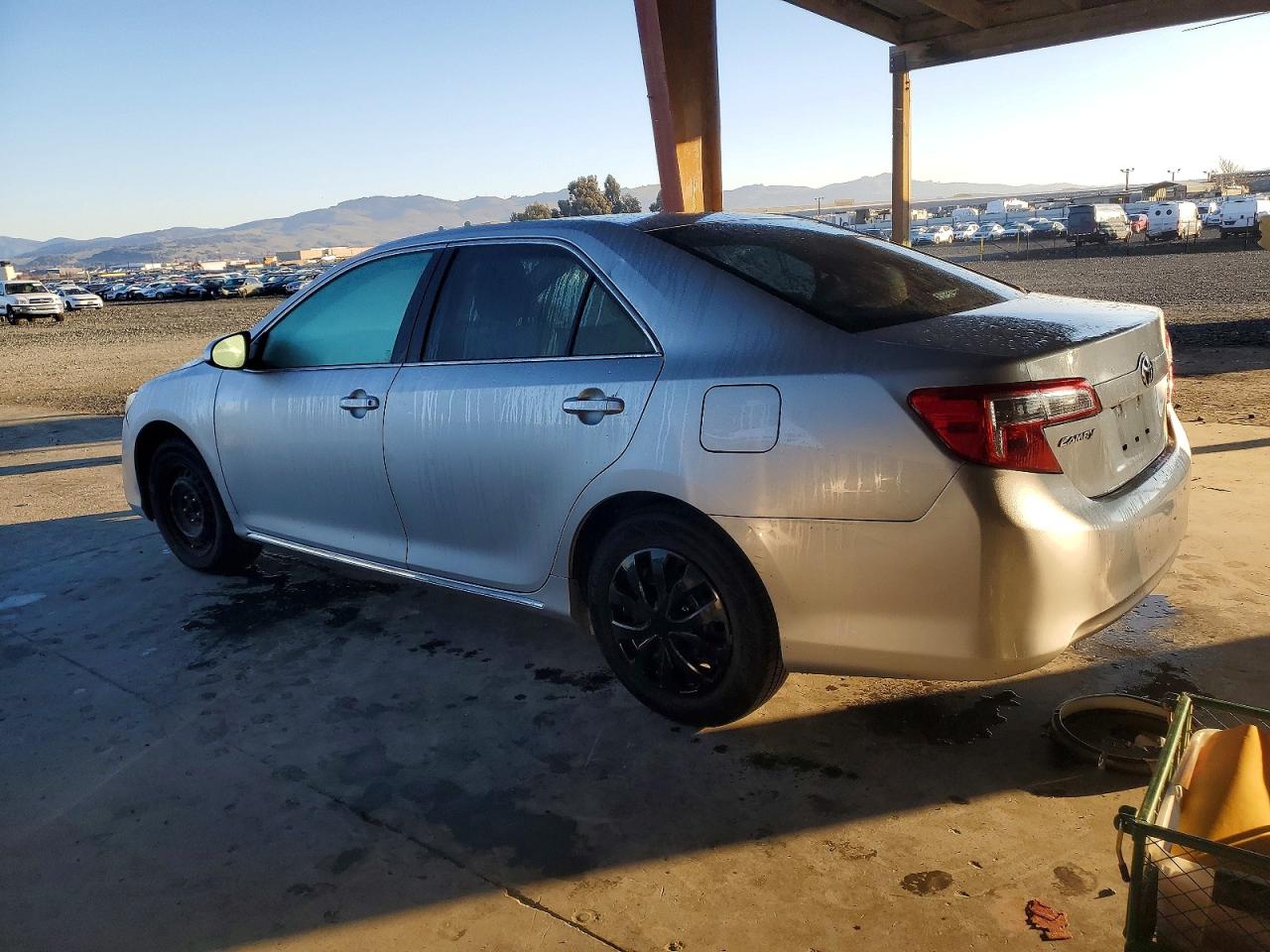 2014 TOYOTA CAMRY L photo 2