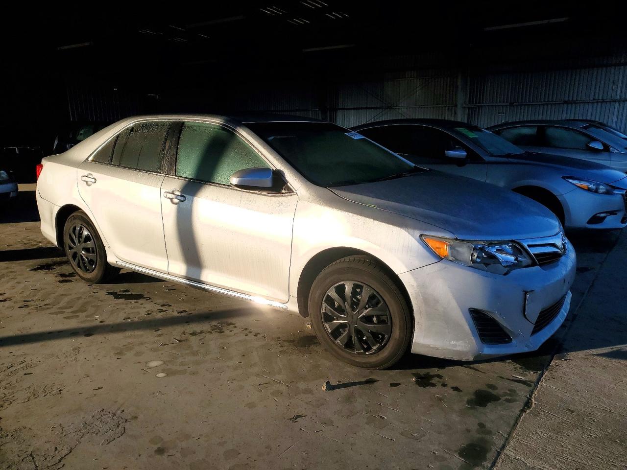 2014 TOYOTA CAMRY L photo 4