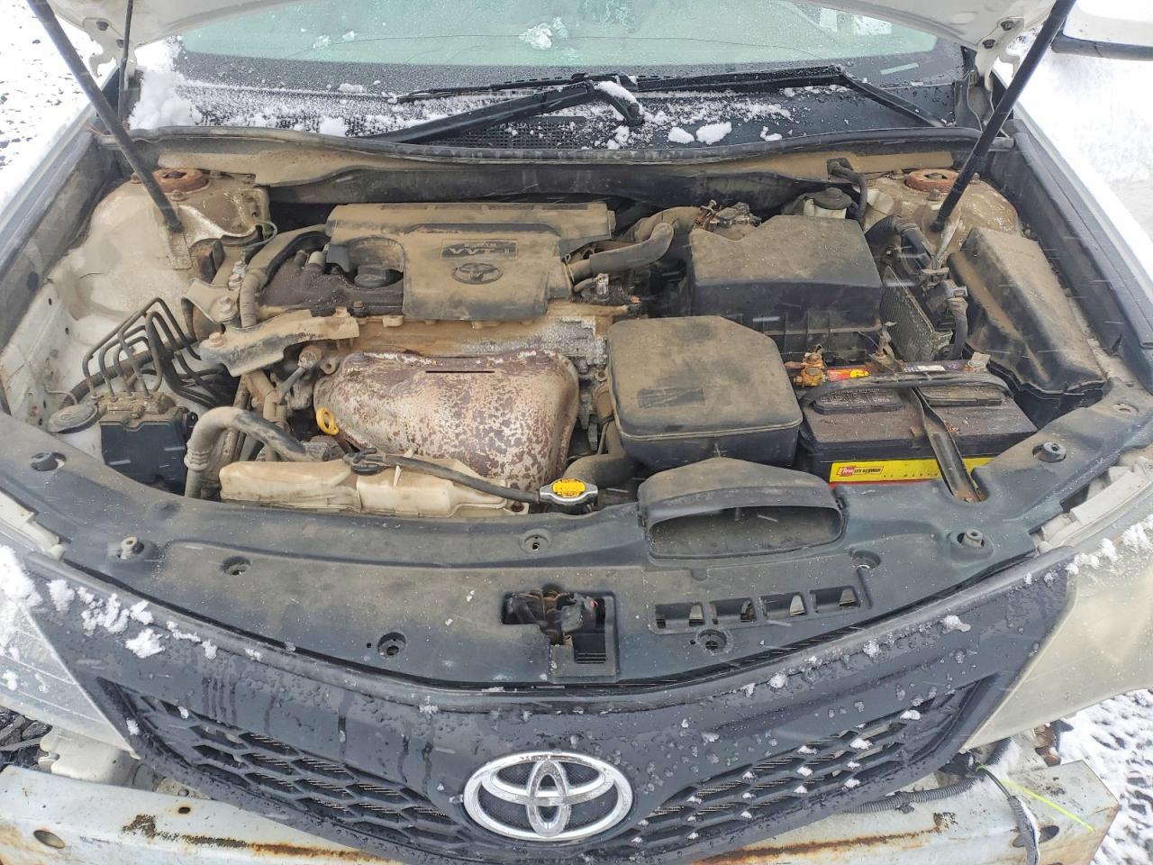 2014 TOYOTA CAMRY L photo 11