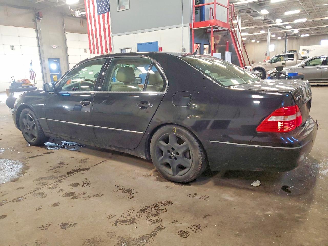2004 LEXUS LS 430 photo 2