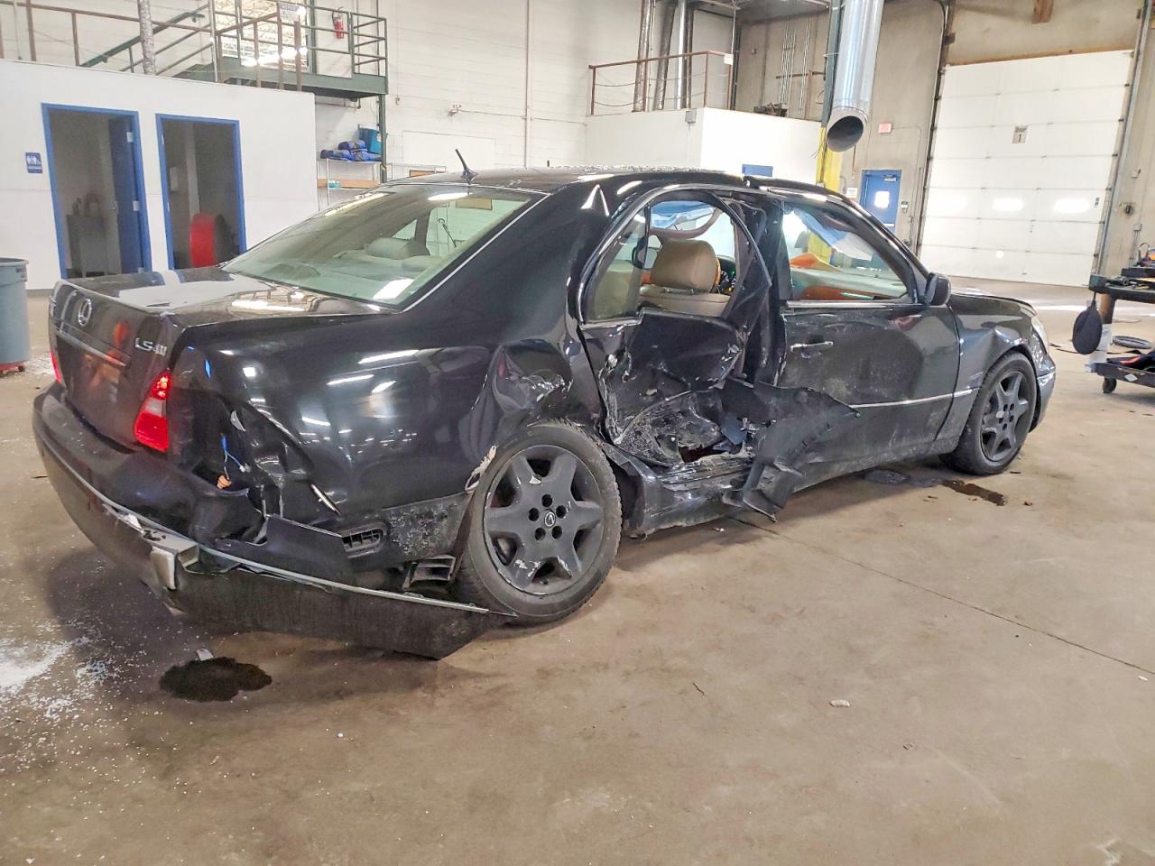 2004 LEXUS LS 430 photo 3