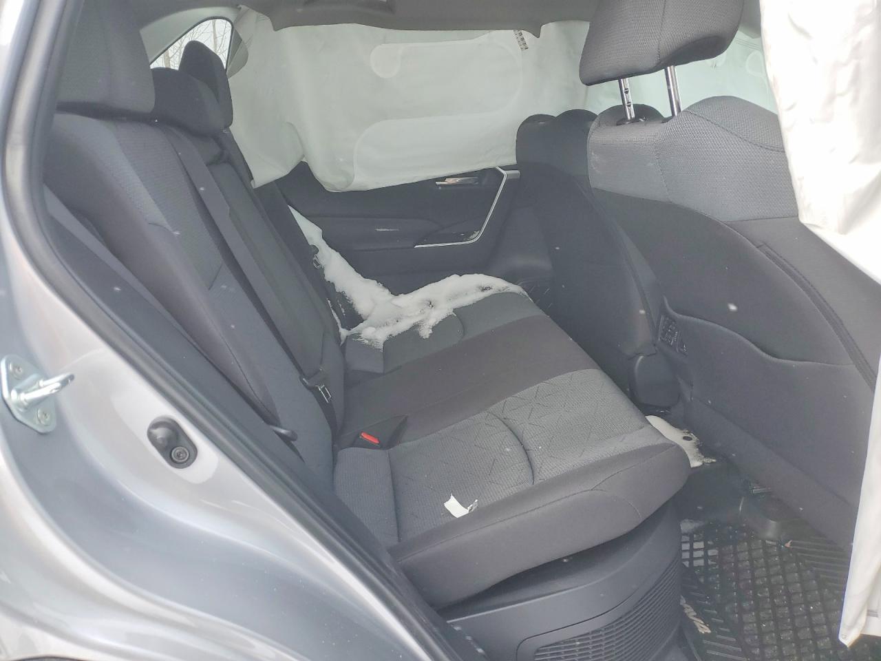 2024 TOYOTA RAV4 XLE photo 11