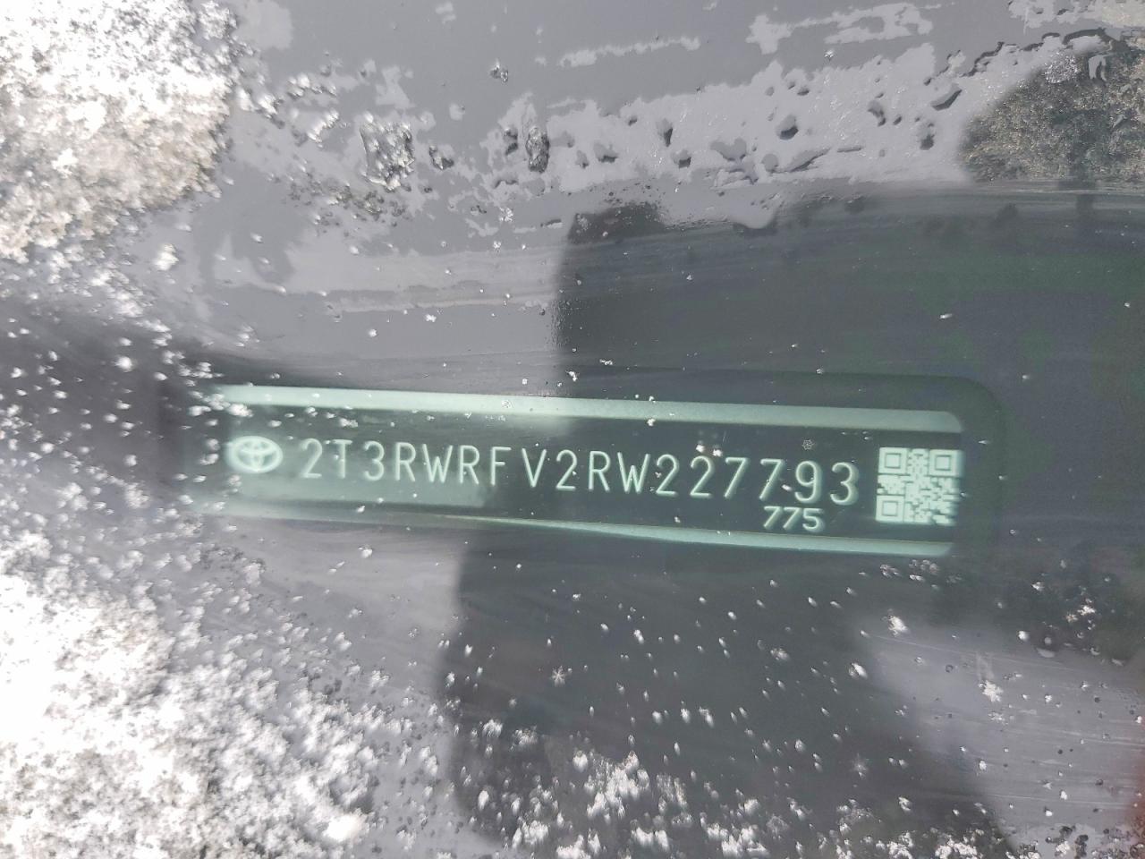 2024 TOYOTA RAV4 XLE photo 13