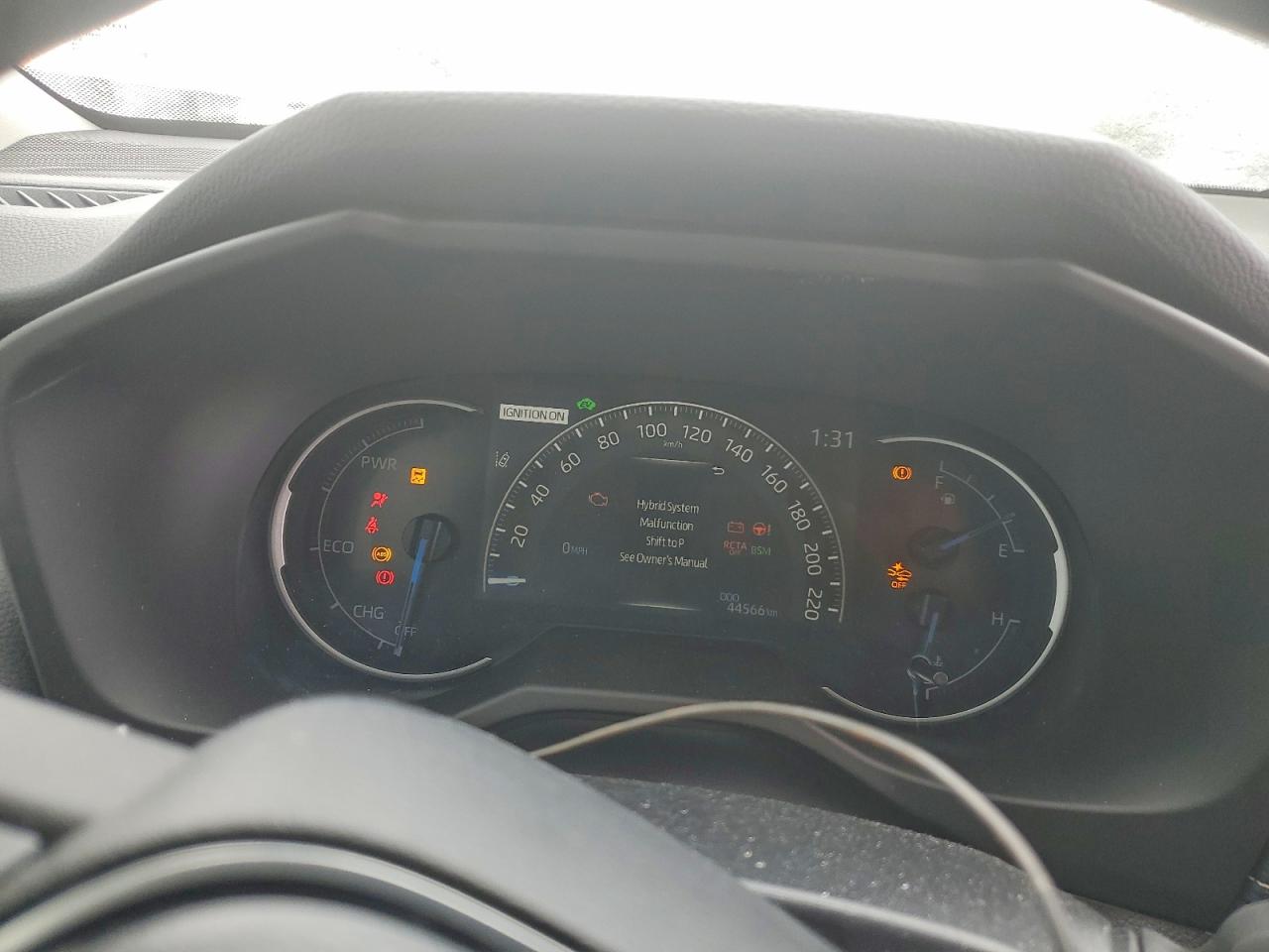2024 TOYOTA RAV4 XLE photo 9