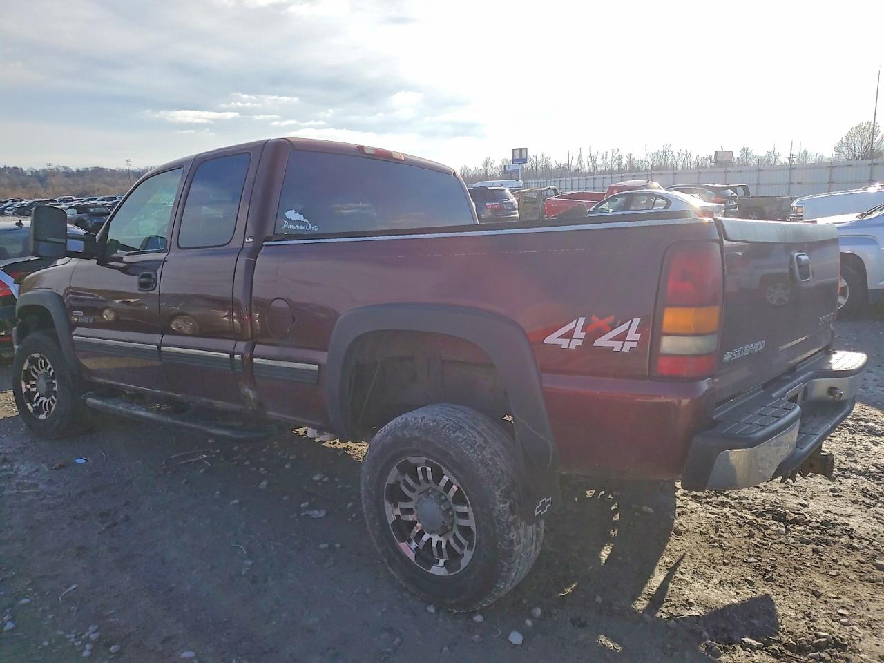 2002 CHEVROLET SILVERADO K2500 HEAVY DUTY photo 2