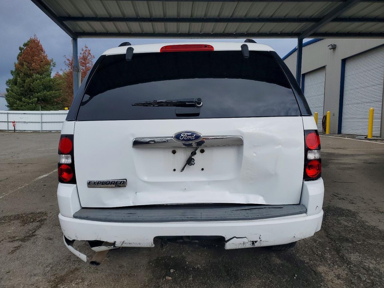 2010 FORD EXPLORER XLT photo 6