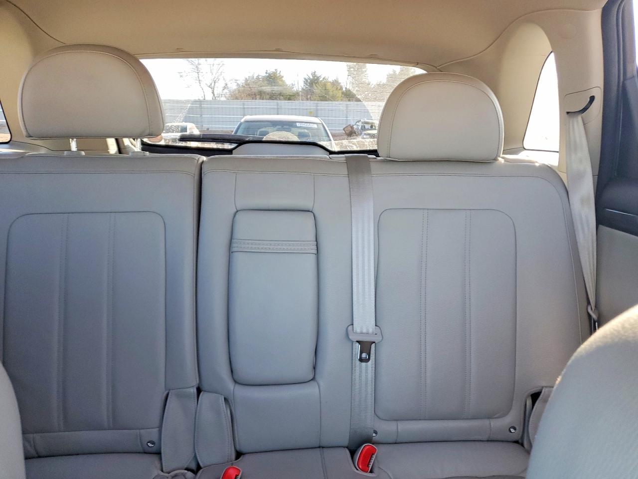2009 SATURN VUE XR photo 10