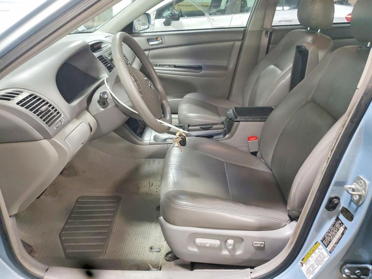 2005 TOYOTA CAMRY LE photo 7