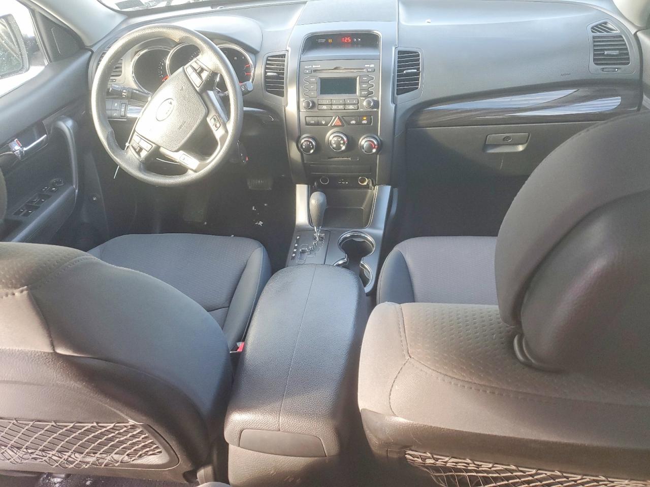 2013 KIA SORENTO LX photo 8