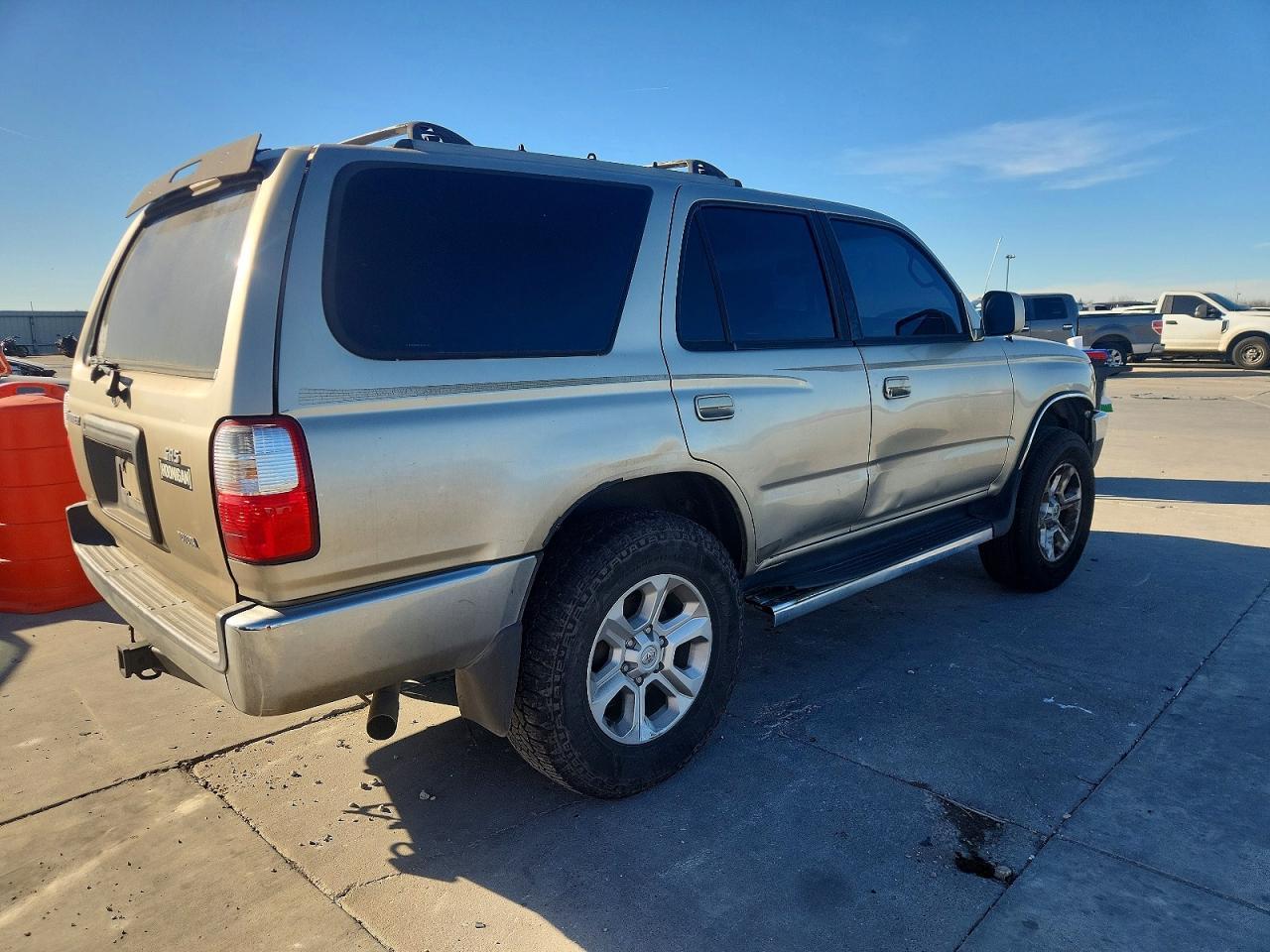 2001 TOYOTA 4RUNNER SR5 photo 5
