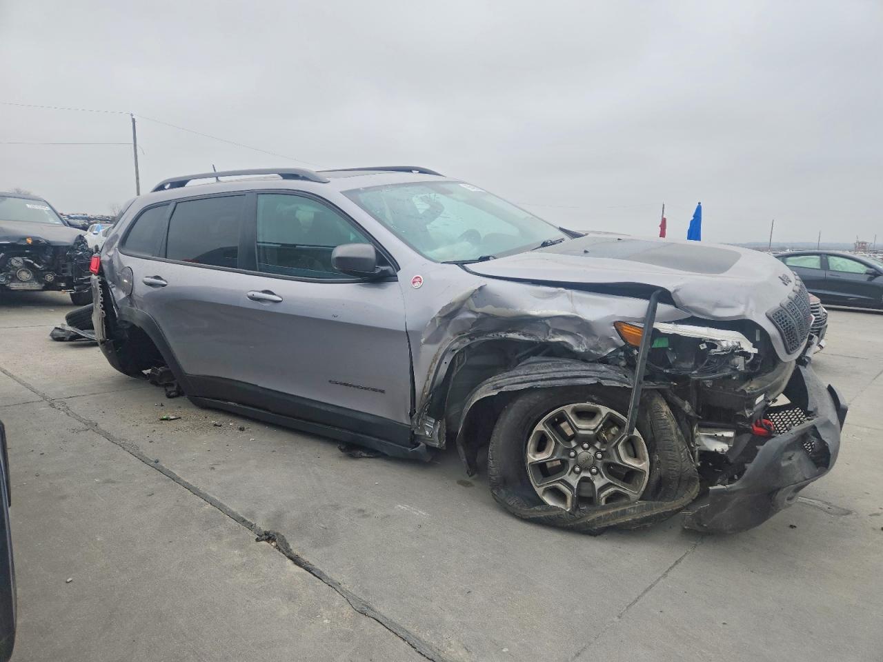 2019 JEEP CHEROKEE TRAILHAWK photo 4